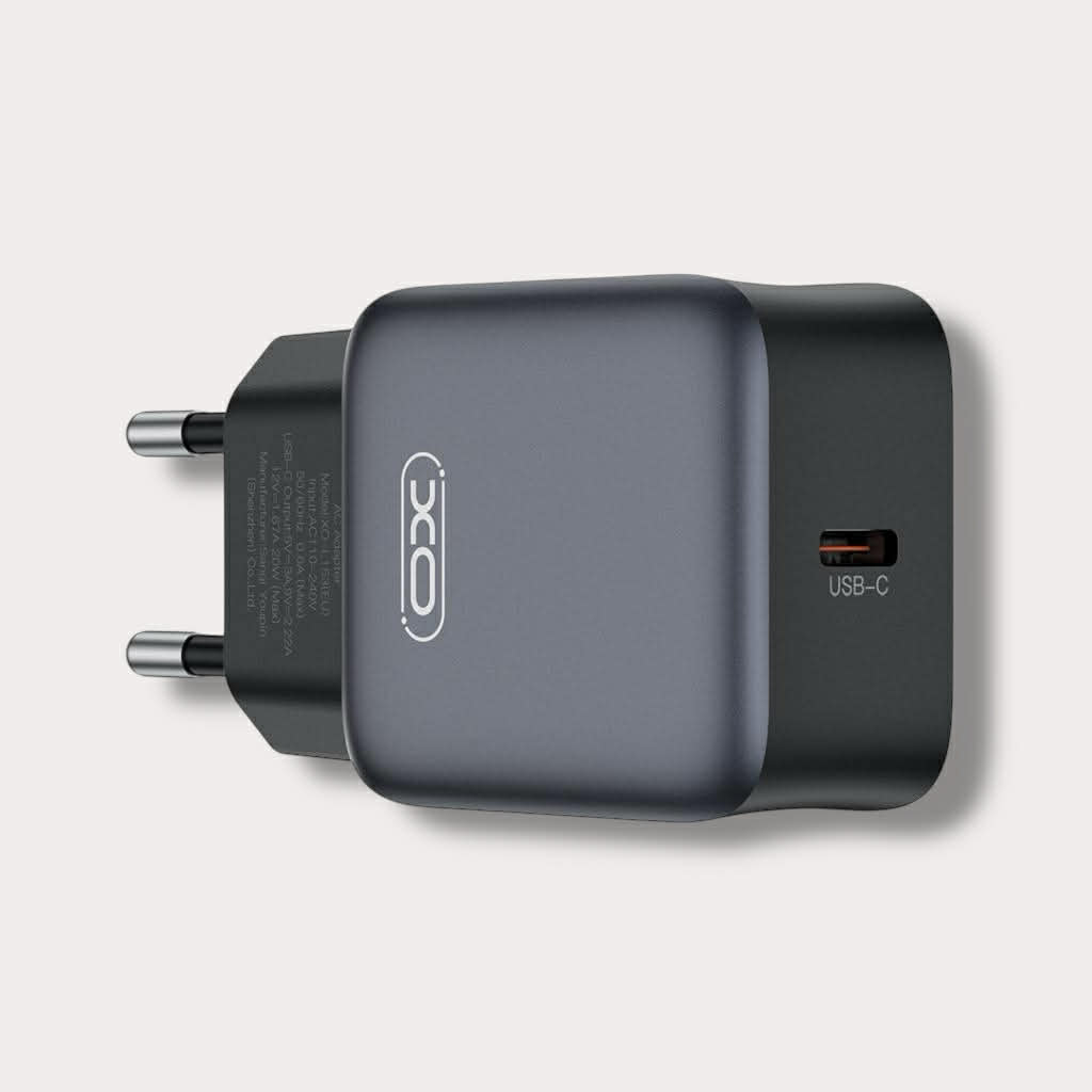 Адаптер XO 220V 30W, USB-C - Черен
