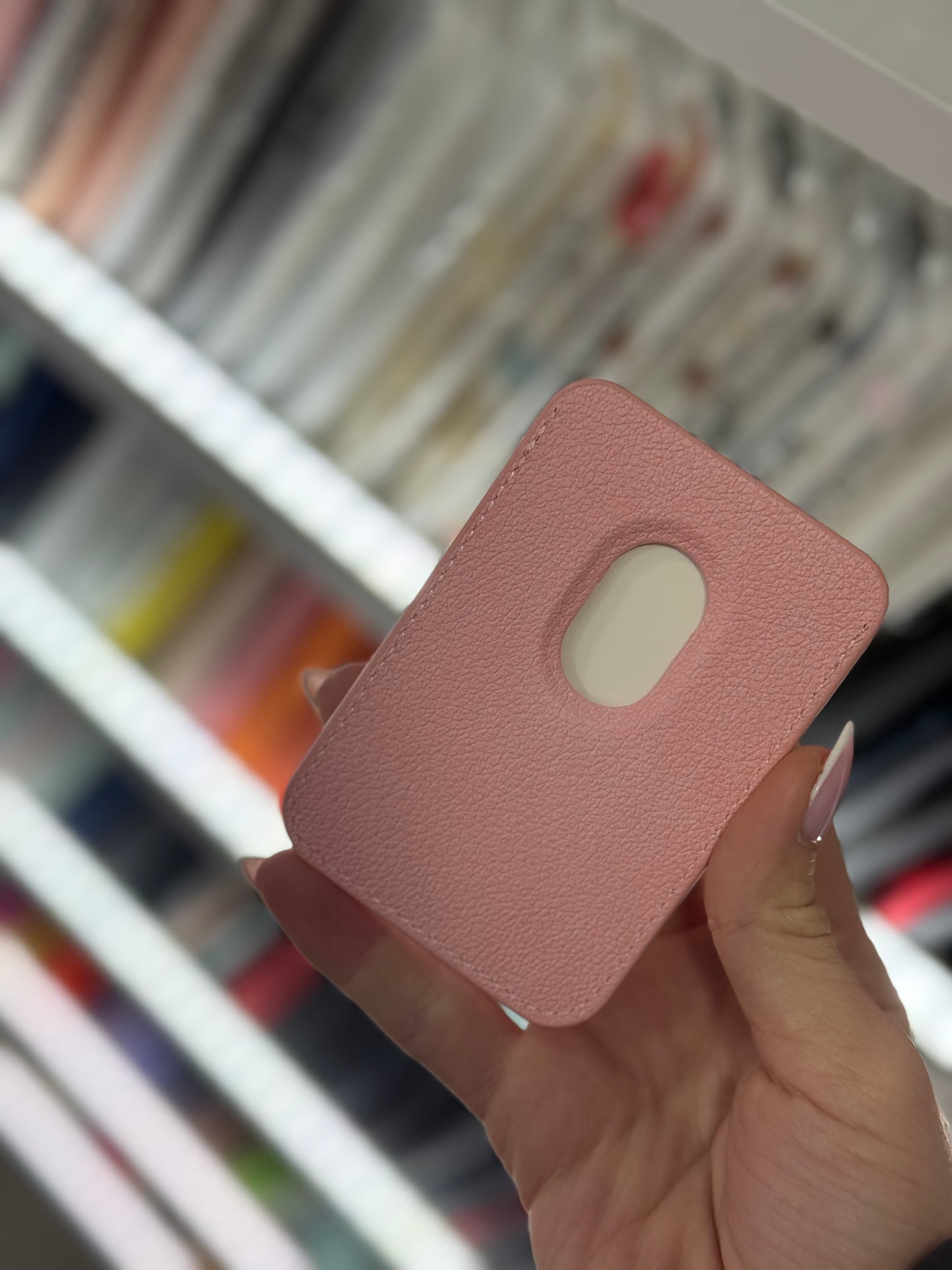 MagSafe картодържател с камъни
