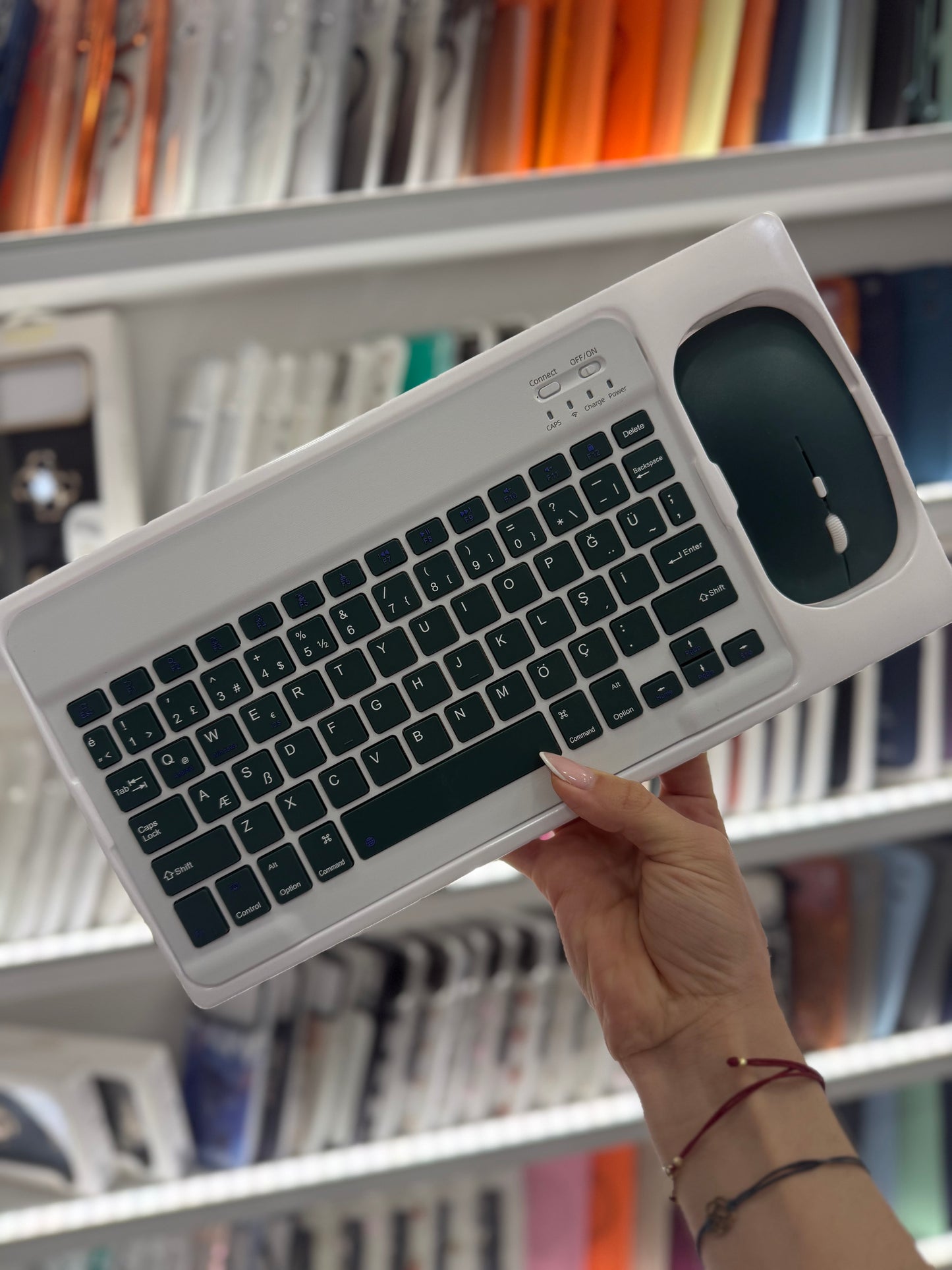 Bluetooth клавиатура + мишка