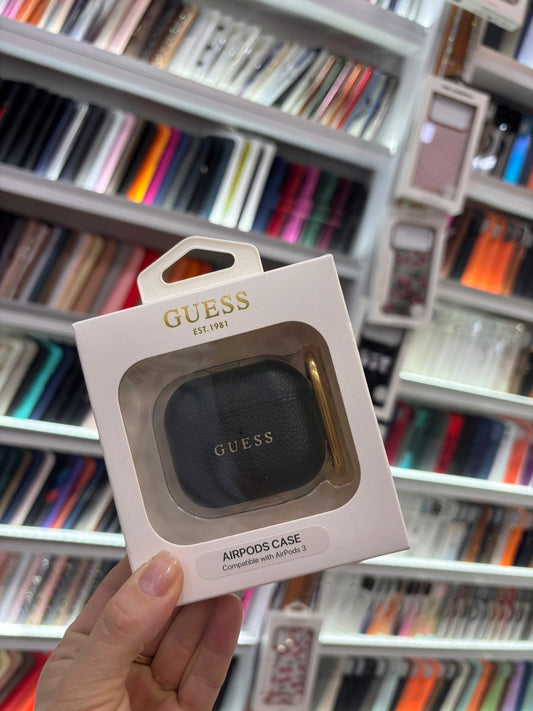 Калъф Guess 4G Charms Silicone за AirPods 3