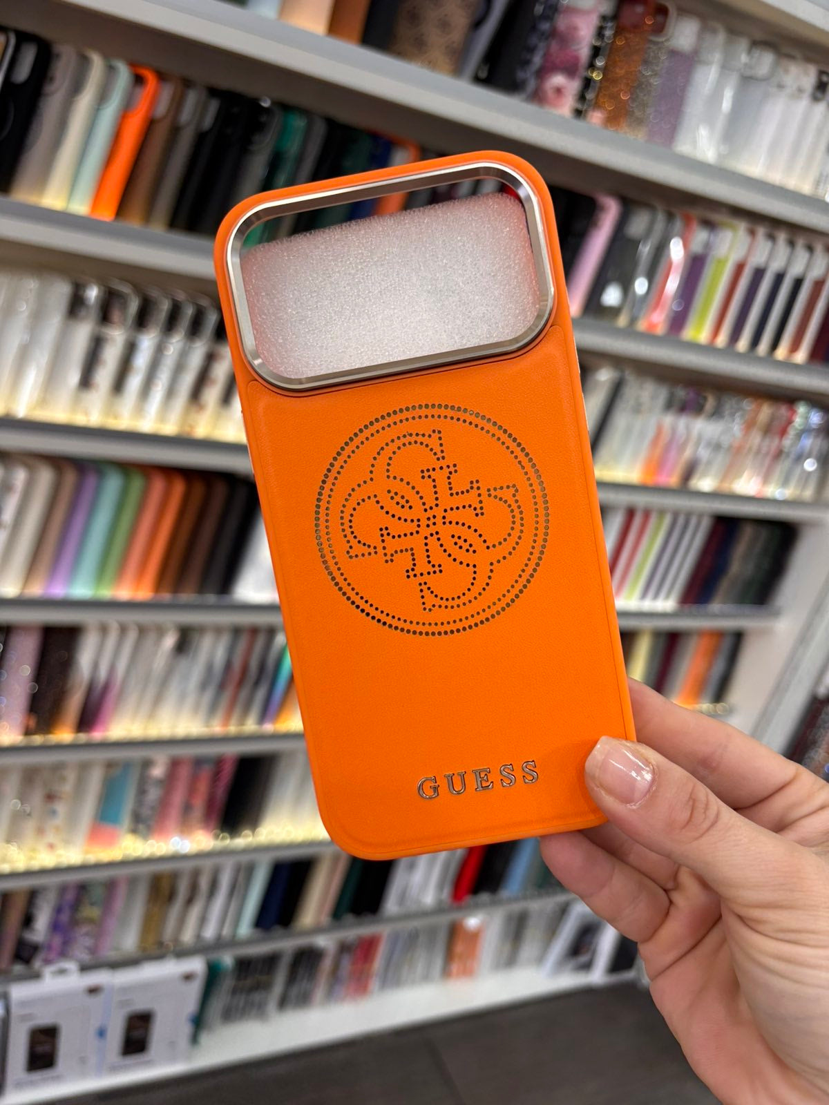 Guess 4G logo Кейс - iPhone 17 Pro Max
