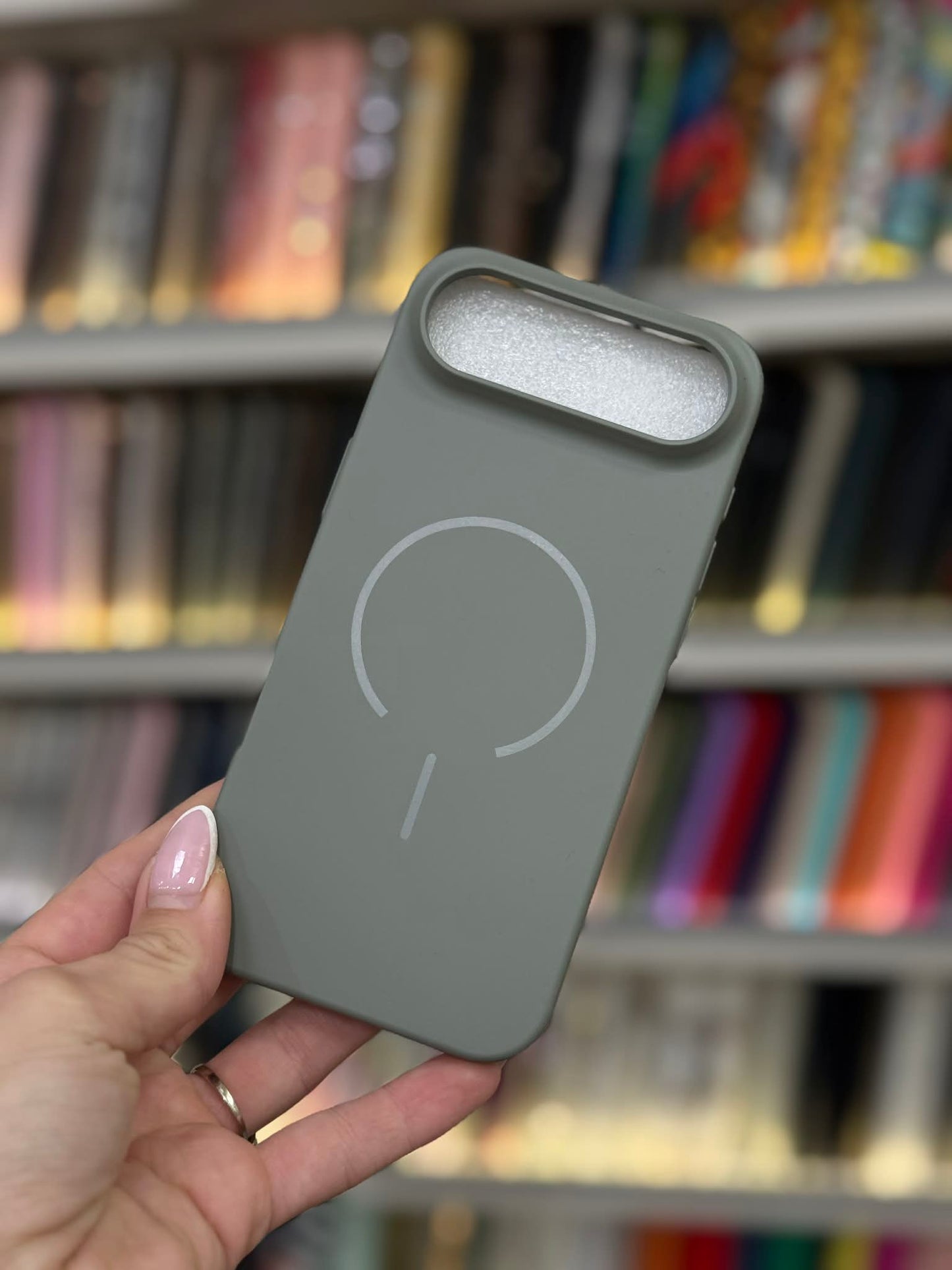 Gray MagSafe Кейс